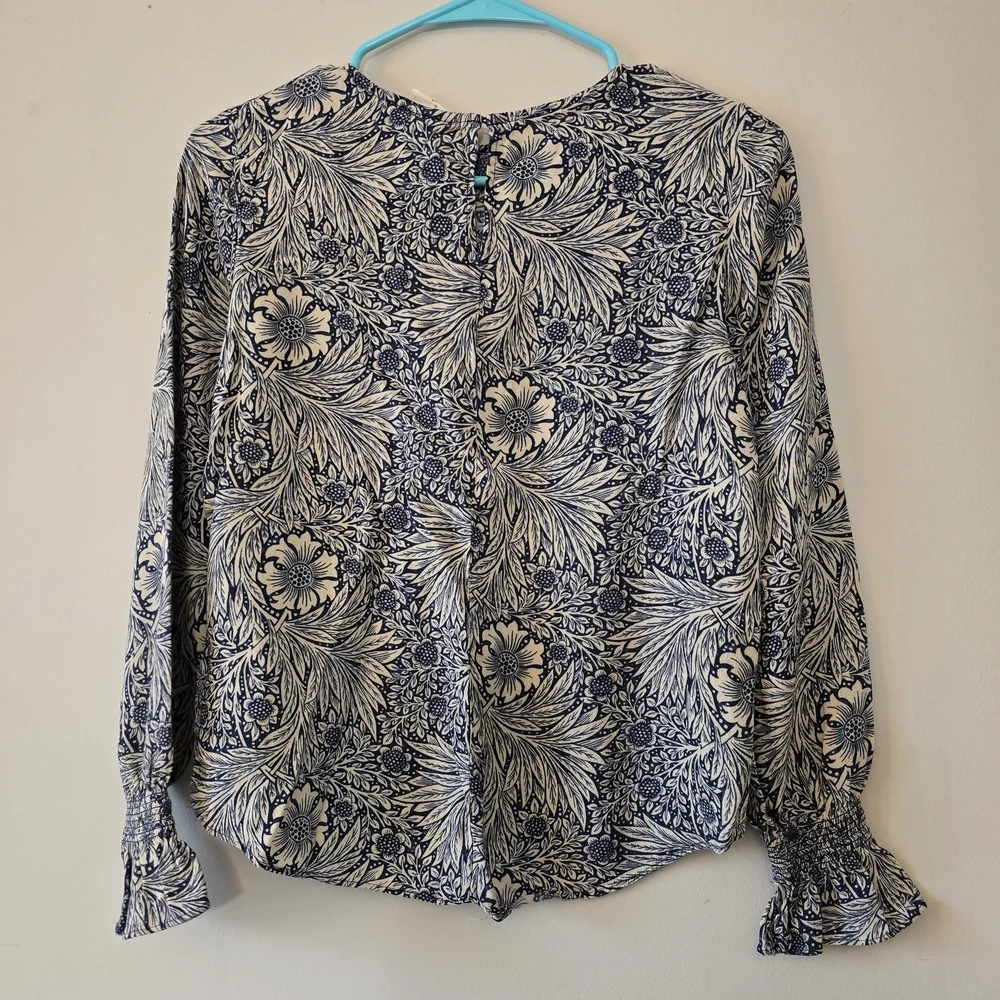 H&M Blue and White Floral Long-Sleeve Blouse